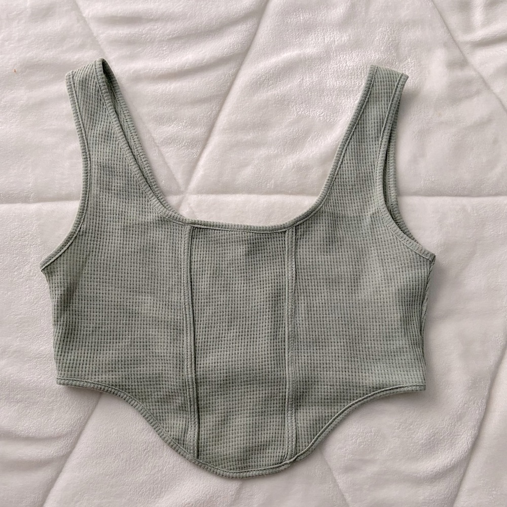 LOW FRONT CROPPED SHIRT
